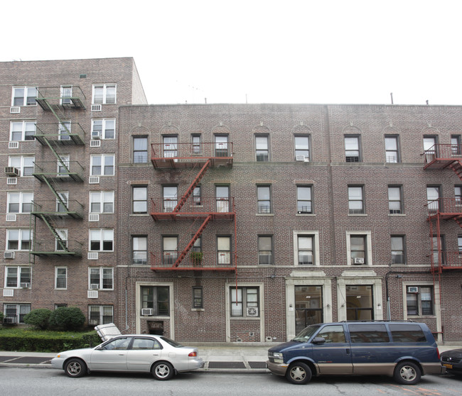 347 Mcdonald Ave in Brooklyn, NY - Building Photo - Building Photo