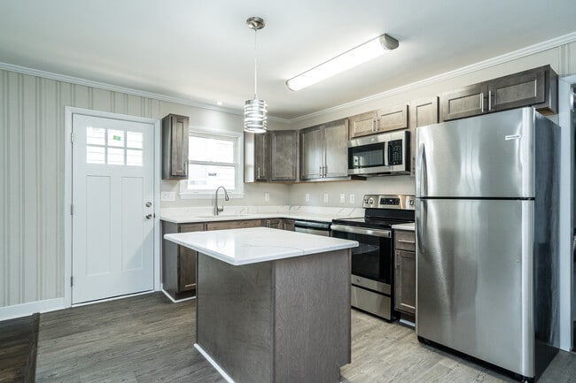 504 N Maple St, Unit Unit A in Durham, NC - Building Photo - Building Photo