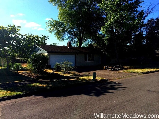 property at 4516 Janice Ave NE