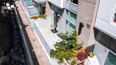 848 Yates St in Victoria, BC - Building Photo - Building Photo