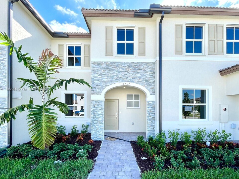 2751 SE 26th Rd in Homestead, FL - Building Photo