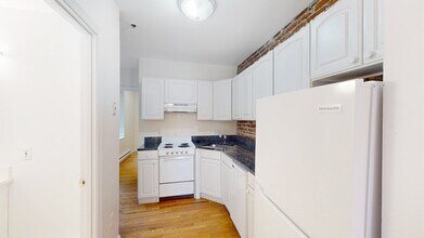 97 Prince St, Unit #10 in Boston, MA - Foto de edificio - Building Photo