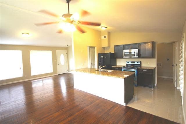 149 Hedgerow Ln in Lewisville, TX - Building Photo - Building Photo