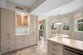 300 Dunes Blvd in Naples, FL - Building Photo - Building Photo