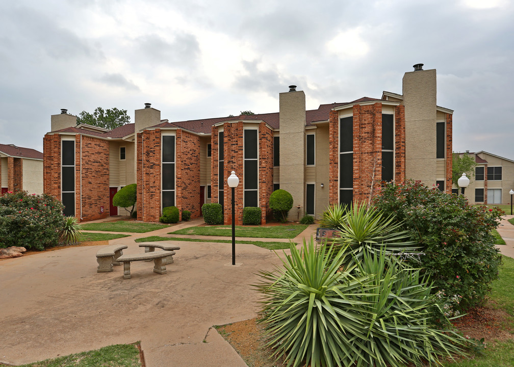 Fountaingate in Wichita Falls, TX - Building Photo