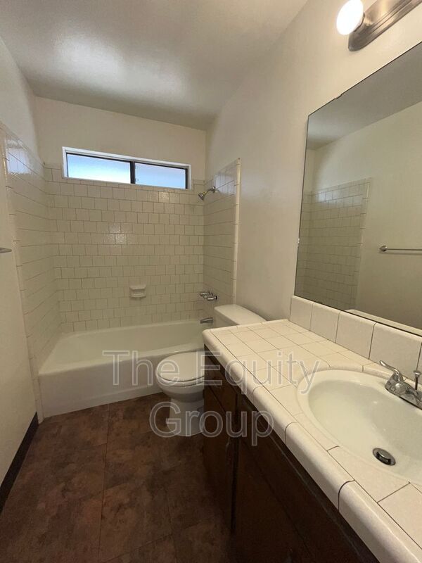 806 S Court St in Visalia, CA - Building Photo - Building Photo