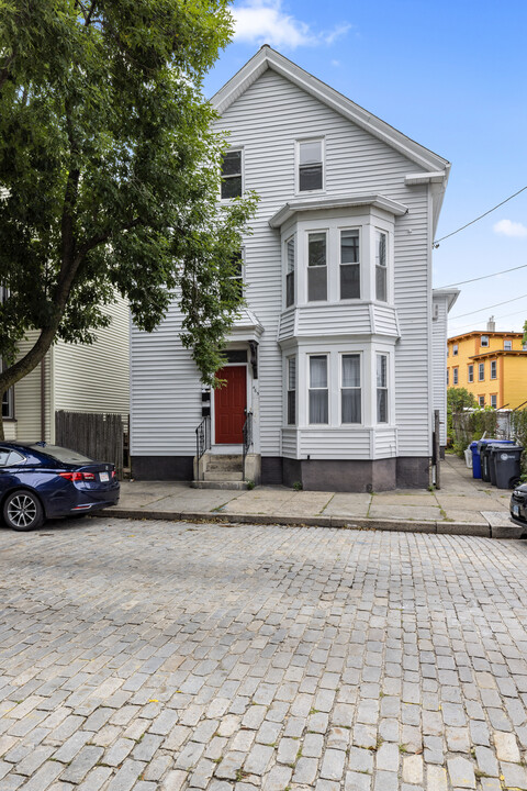 465 W Fountain St in Providence, RI - Building Photo