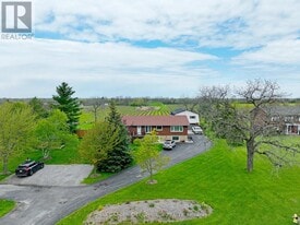 786 York Rd in Niagara-On-The-Lake, ON - Building Photo