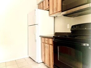 4814 S Semoran Blvd, Unit 404 in Orlando, FL - Foto de edificio - Building Photo