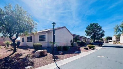 8113 Spanish Peak Dr in Las Vegas, NV - Building Photo - Building Photo