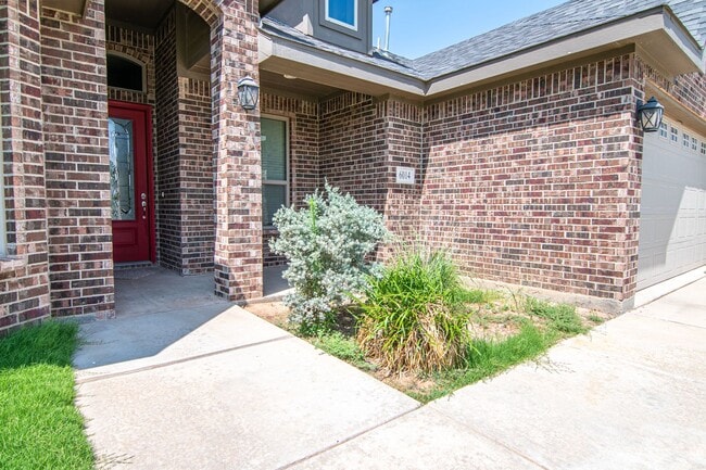 6014 Sunrise Way in Midland, TX - Building Photo - Building Photo