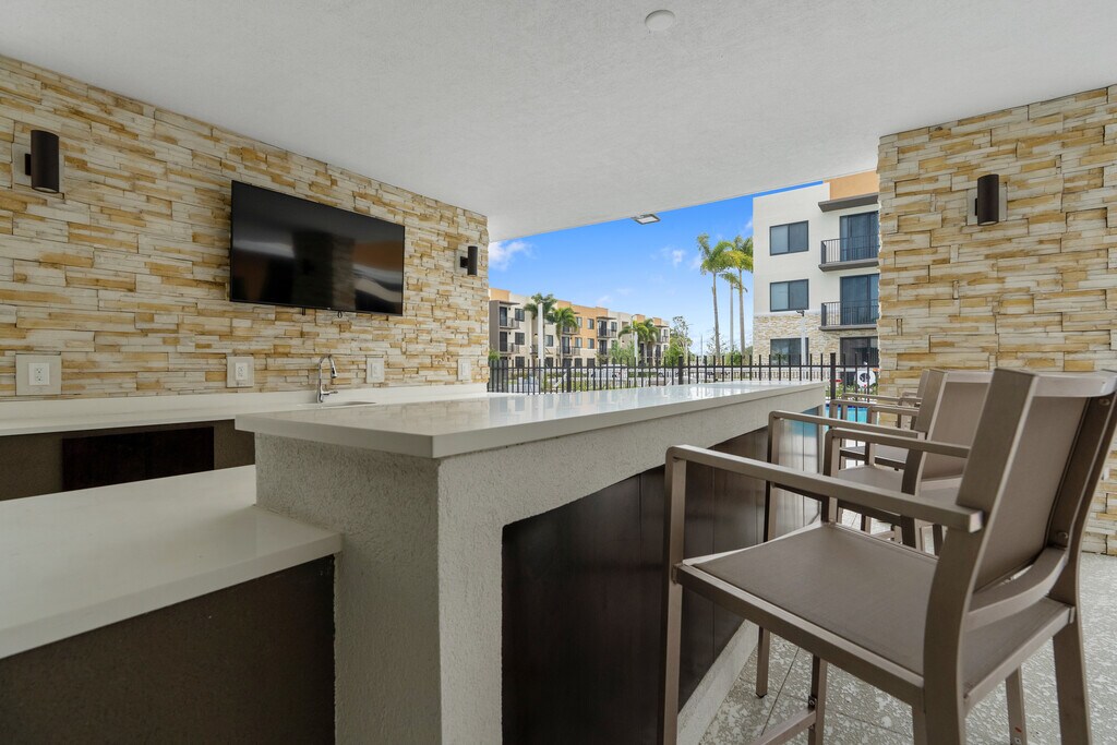 HARBOR GROVE Apartments in Stuart, FL