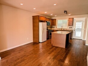 21408 40th Ct W in Mountlake Terrace, WA - Building Photo - Building Photo