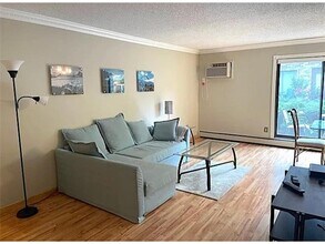 4560 Cedar Lk Rd S in Minneapolis, MN - Building Photo - Building Photo