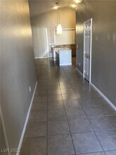 245 Blackstone River Ave in Las Vegas, NV - Foto de edificio - Building Photo
