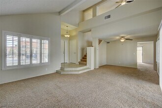 3229 Canyon Lake Dr in Las Vegas, NV - Building Photo - Building Photo