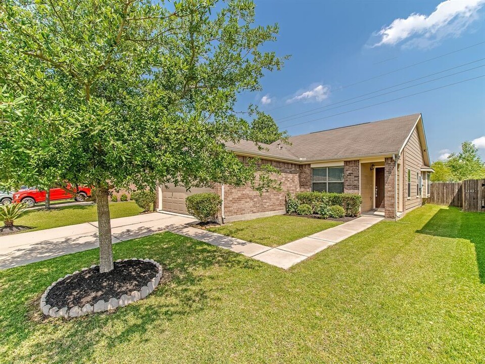 531 Remington Heights Dr in Houston, TX - Foto de edificio