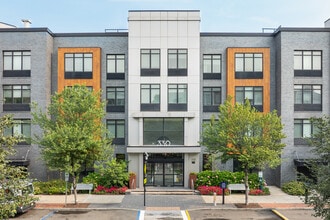 330 Angelo Cifelli in Harrison, NJ - Foto de edificio - Building Photo