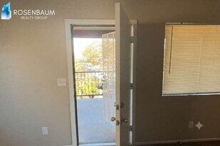 737 W 1st Ave, Unit 201 in Mesa, AZ - Building Photo
