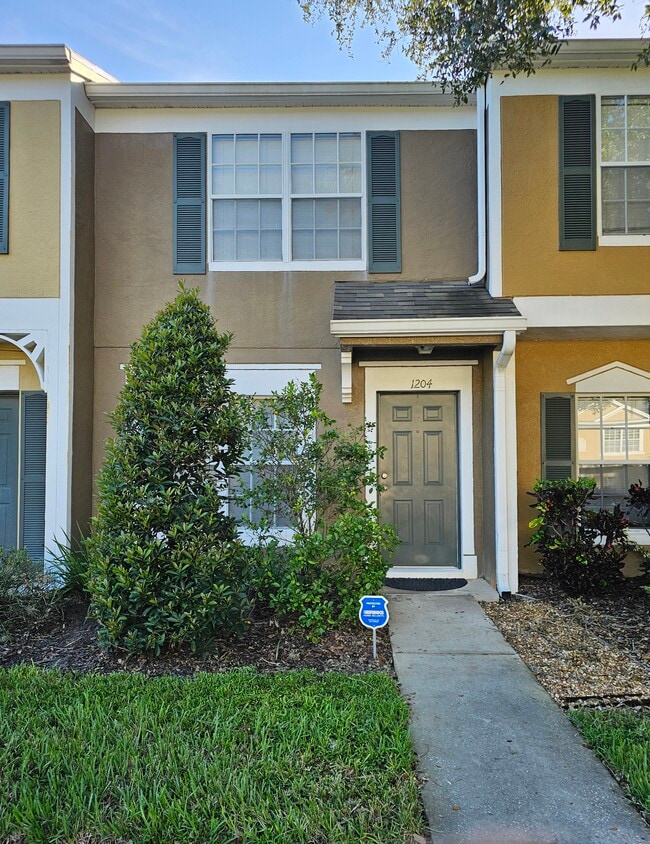 property at 1204 Kennewick Ct
