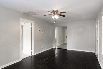 6714 Dillon St in Houston, TX - Building Photo - Building Photo