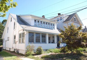 107 Broad St in Matawan, NJ - Building Photo