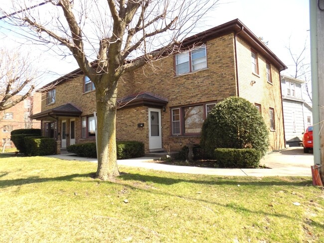 property at 602 Walnut St