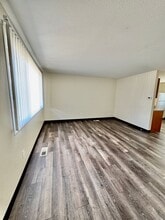 108-112-112 E Beech St in Yakima, WA - Building Photo - Building Photo