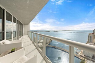495 Brickell Ave, Unit 5003 in Miami, FL - Building Photo