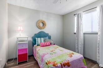 401 Tinker Diagonal St in Oklahoma City, OK - Building Photo - Building Photo