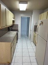 7355 W 4th Ave, Unit 213 in Hialeah, FL - Foto de edificio - Building Photo