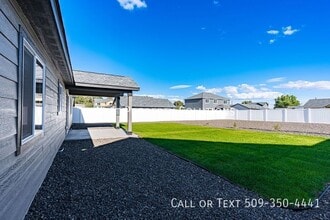 913 N Washington St in Moses Lake, WA - Building Photo - Building Photo
