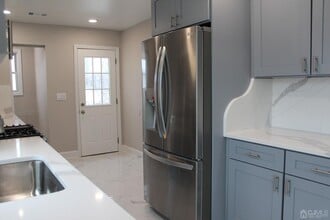 147 Clinton St in Woodbridge Township, NJ - Building Photo - Building Photo