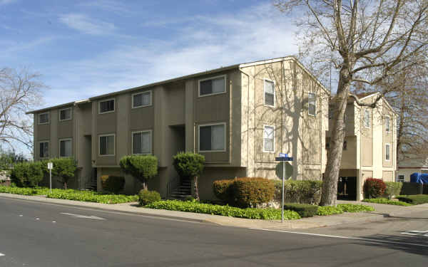 405 Susana St in Martinez, CA - Foto de edificio - Building Photo