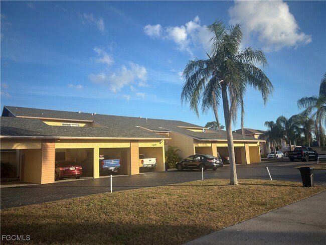 1219 SE 23rd Pl in Cape Coral, FL - Building Photo - Building Photo