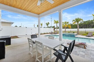 508 Lyndell Ln in Panama City Beach, FL - Building Photo - Building Photo