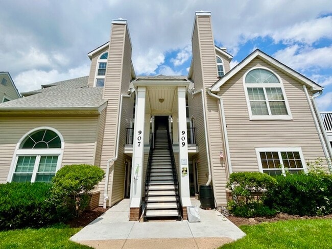 907 Hillside Lake Terrace in Gaithersburg, MD - Building Photo - Building Photo