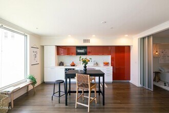 901 Flower St, Unit 515 in Los Angeles, CA - Building Photo - Building Photo