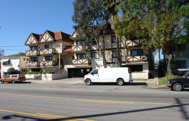 7119 Hazeltine Ave in Van Nuys, CA - Building Photo - Building Photo