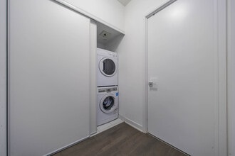 57 St Joseph St in Toronto, ON - Building Photo - Building Photo