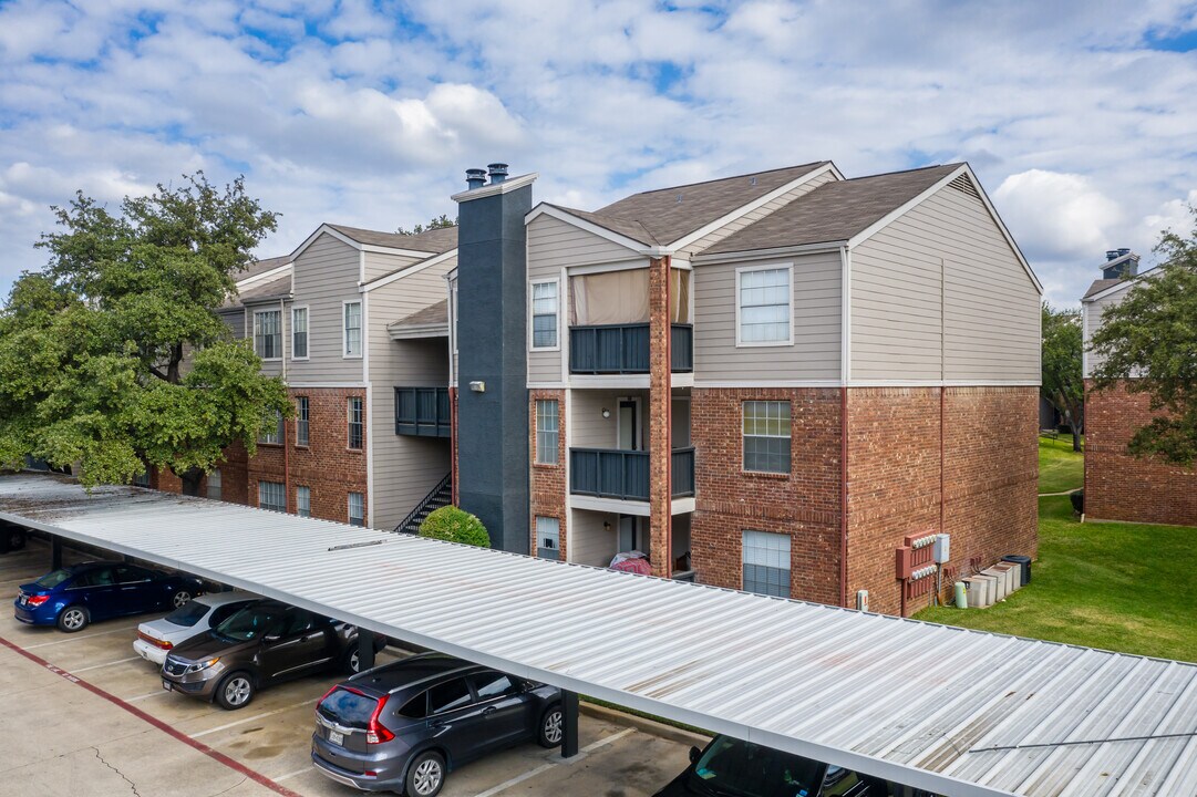 Wimbledon Oaks in Arlington, TX - Foto de edificio