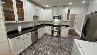 Room in House on Avant Ave in San Antonio, TX - Building Photo