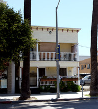 234 Elm Ave in Long Beach, CA - Building Photo - Building Photo