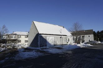 Meadow Creek Apartments in Sanford, ME - Building Photo - Building Photo