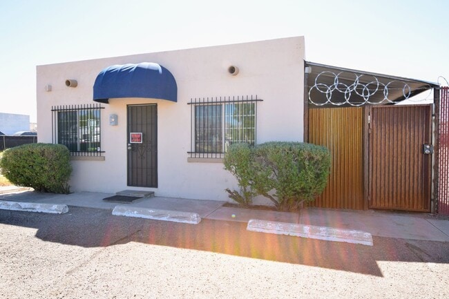 property at 101 W Sahuaro St
