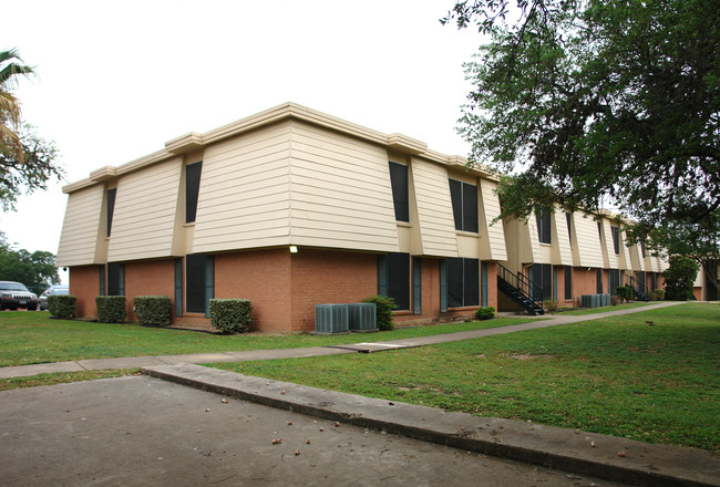 Heights on Congress Apartments in Austin, TX - Building Photo - Building Photo