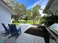 2295 NW 53rd St in Boca Raton, FL - Foto de edificio - Building Photo