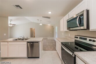 2819 37th St SW in Lehigh Acres, FL - Building Photo - Building Photo