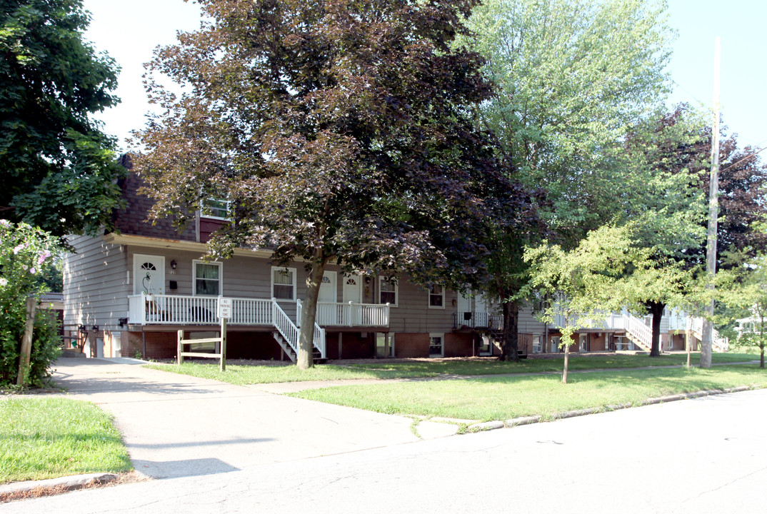 701-725 E 5th St in Salem, OH - Building Photo