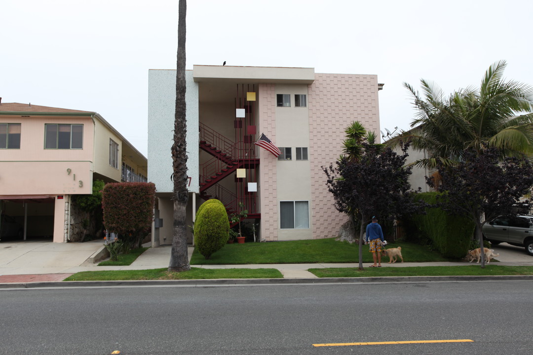 917 6th St in Santa Monica, CA - Building Photo